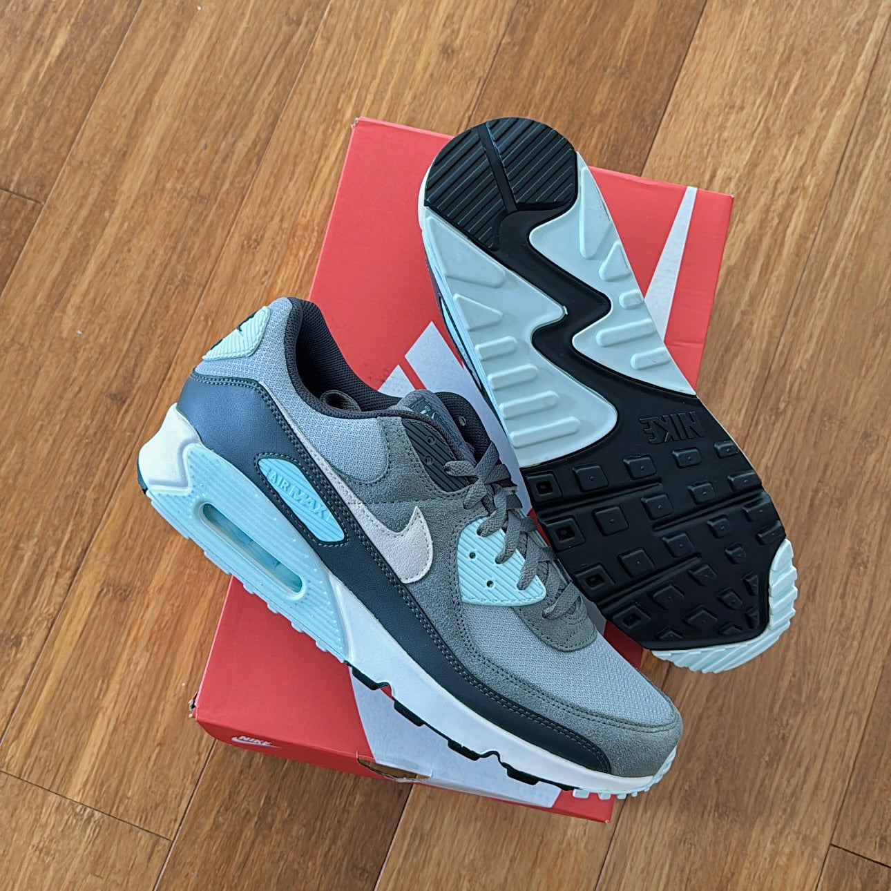 Nike Air Max 90 'Photon Dust'