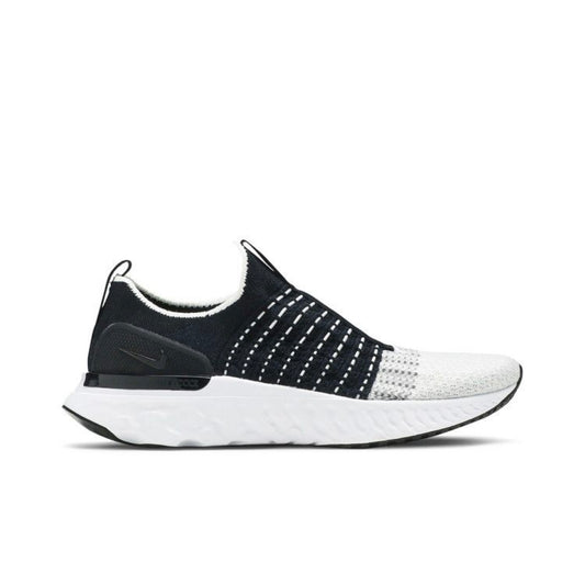 Nike React Phantom Run Flyknit 2 'Oreo' (W)